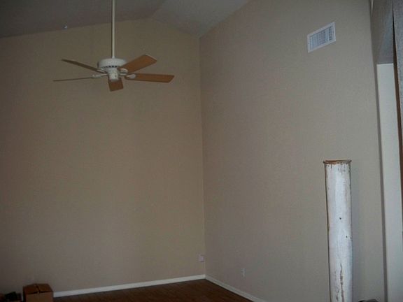 4th image of 1004 E Mission Dr