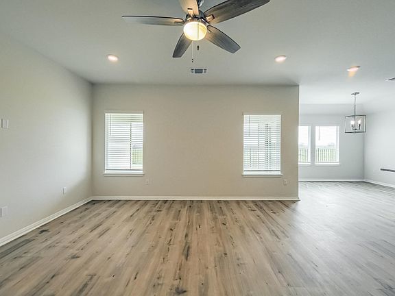 5th image of 101 Loon Dr