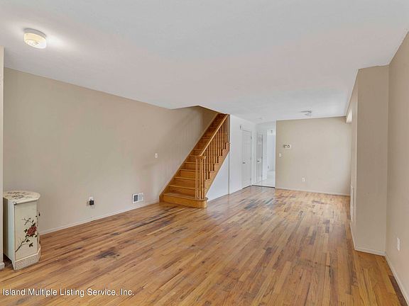 5th image of 117 Melvin Ave