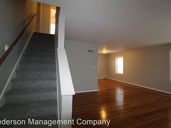 2nd image of 7542 Terrace St