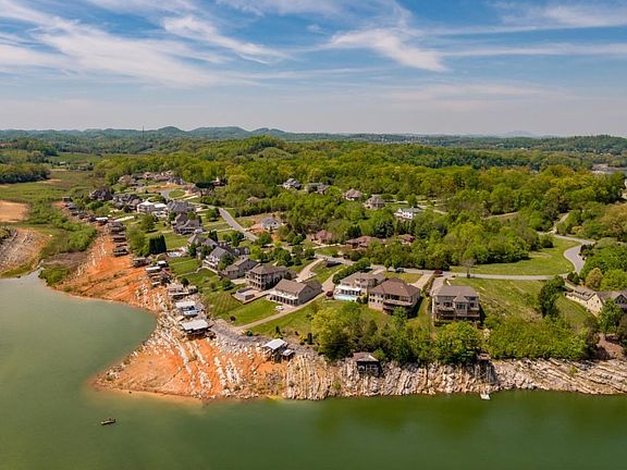 3rd image of 147 Lake Harbor Dr