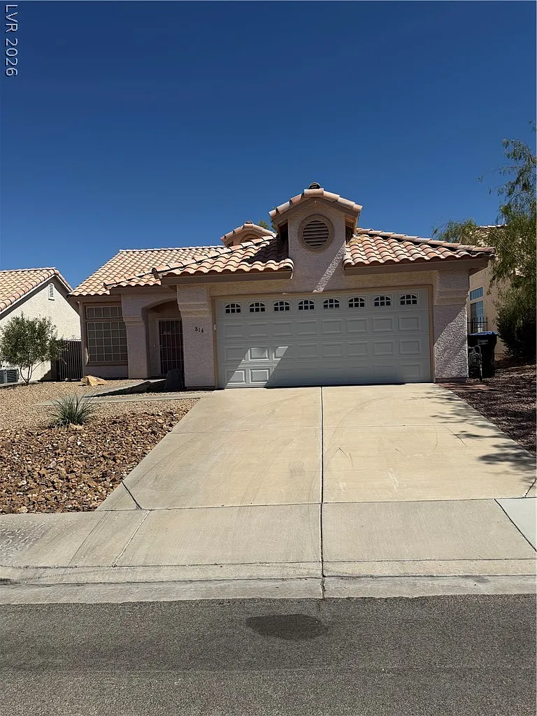 4 bed, 2.0 bath, 1524 sqft, $2,245 — Photo 3