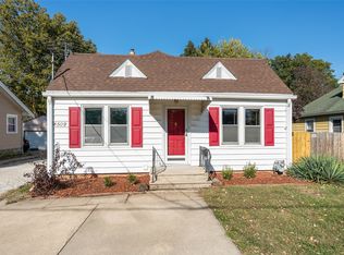 4509 Hickman Rd, Des Moines, IA 50310