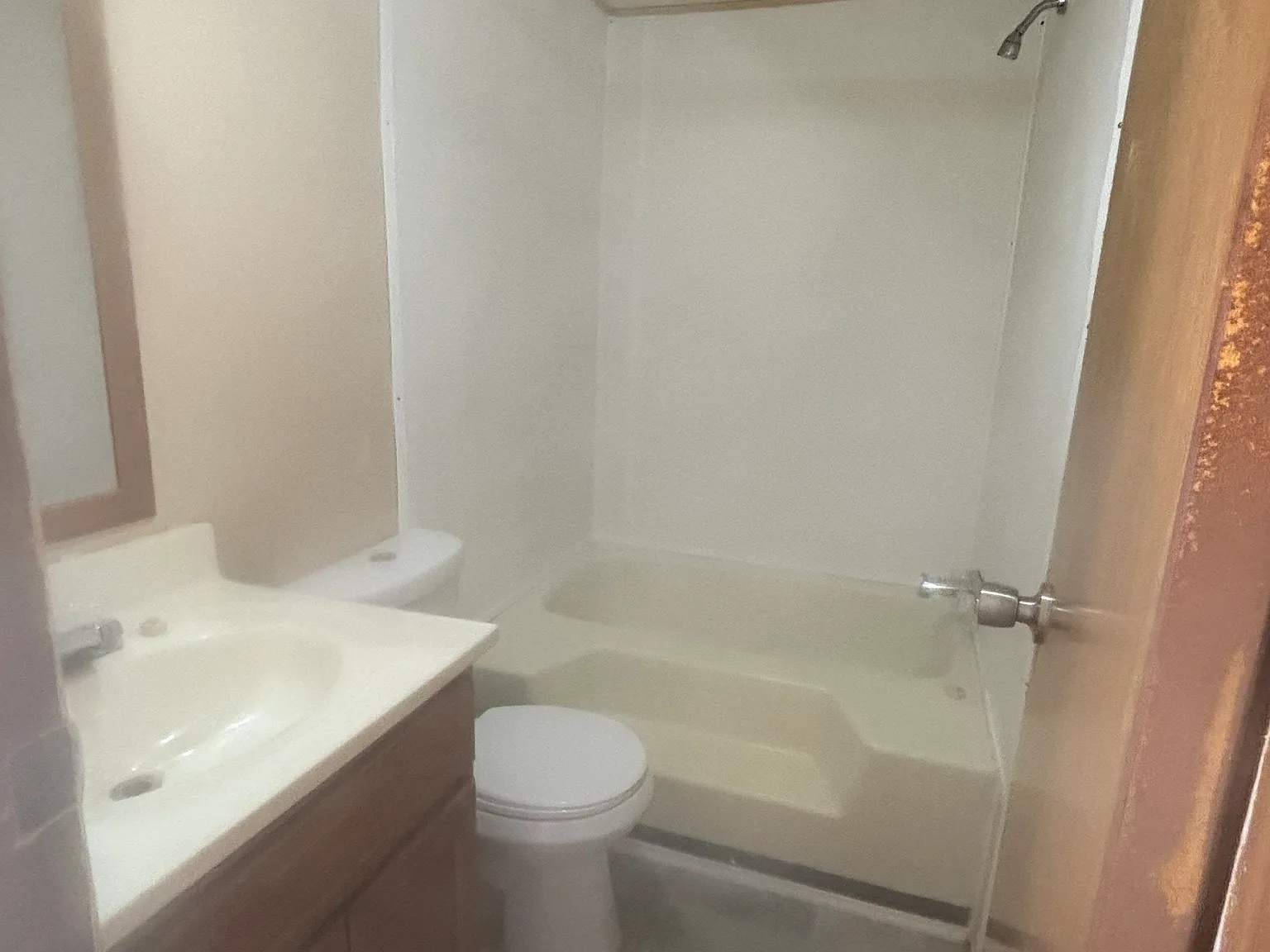 2 bed, $900 — Photo 2