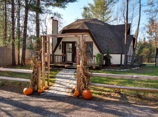 6652 Rainbow Ln, Indian River, MI 49749