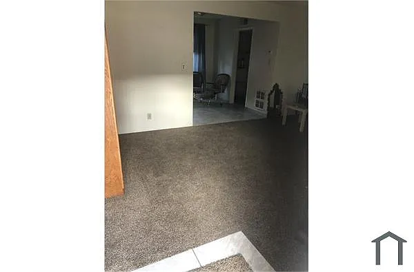 Building Photo - 421 S 13th St #1