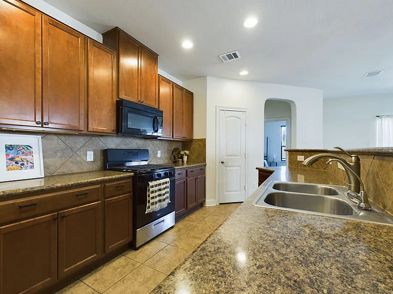 12013 Oaklynn Ct — Photo 11
