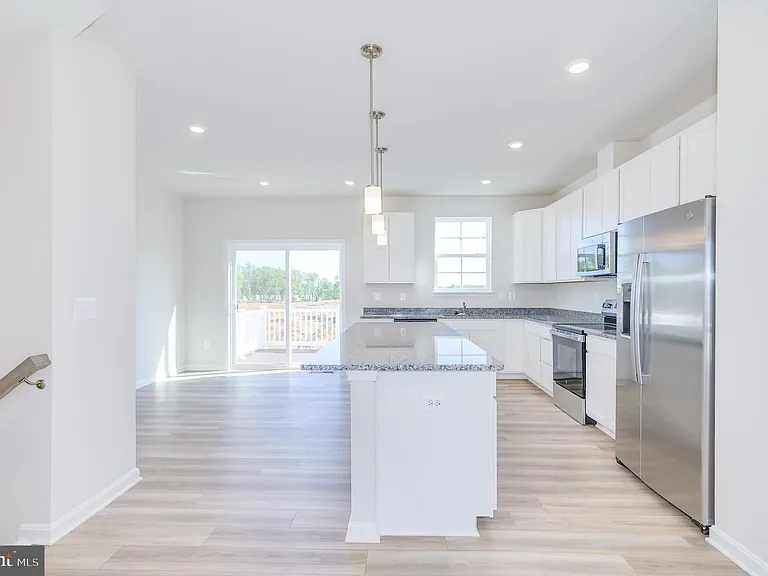 450 Seeback Dr — Photo 12