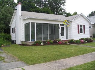 58 Redfern Dr, Rochester, NY 14620