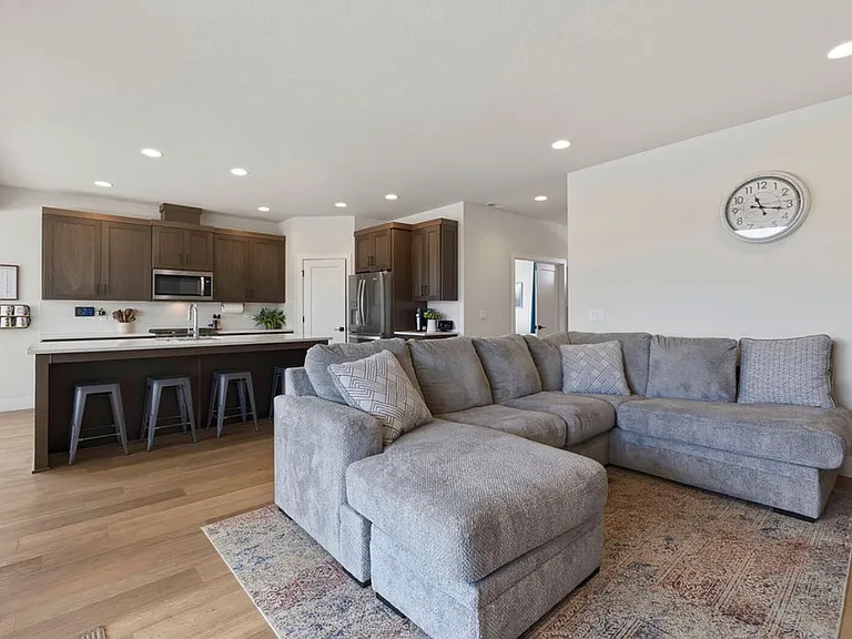 1008 NE Whistle Way — Photo 10