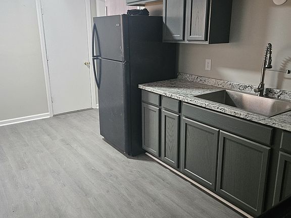 3rd image of 310 Welch St