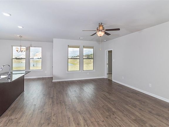 3rd image of 304 Langley Dr