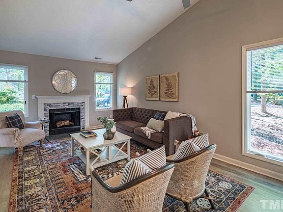 5th image of 101 Greenmeadow Ln
