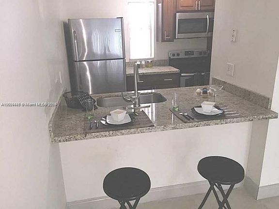 2nd image of 924 Twin Lakes Dr #8-G