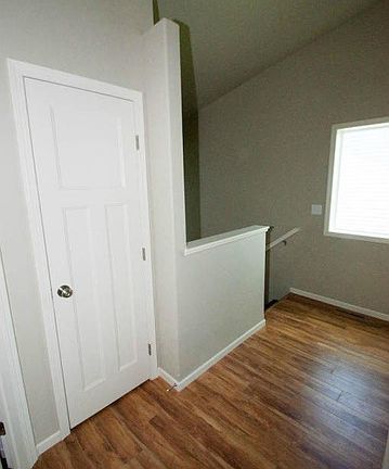 4th image of 1030 44th Ave S
