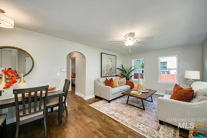 307 S Olive St — Photo 2