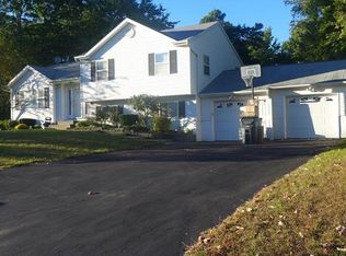 97 Lexington Dr, Newburgh, NY 12550