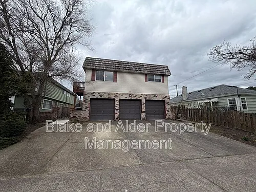 1215 SE Haig St #B Photo 1