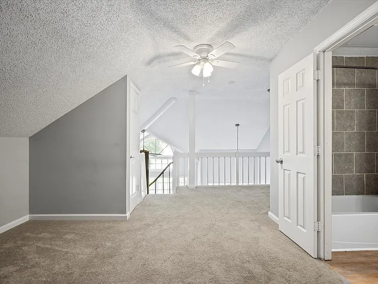 1119 Waggoner Ct W — Photo 26