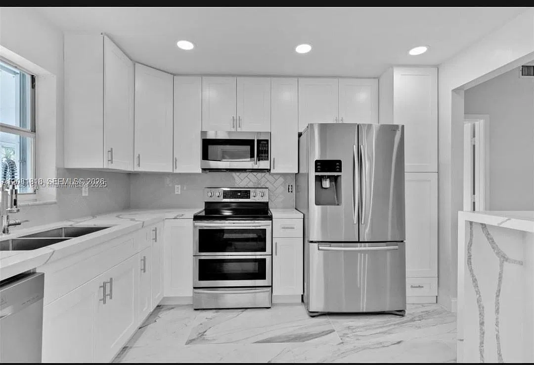 2 bed, 2.0 bath, 1171 sqft, $2,650 — Photo 2
