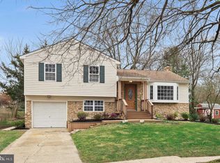 7 Hilton Rd, Mount Holly, NJ 08060