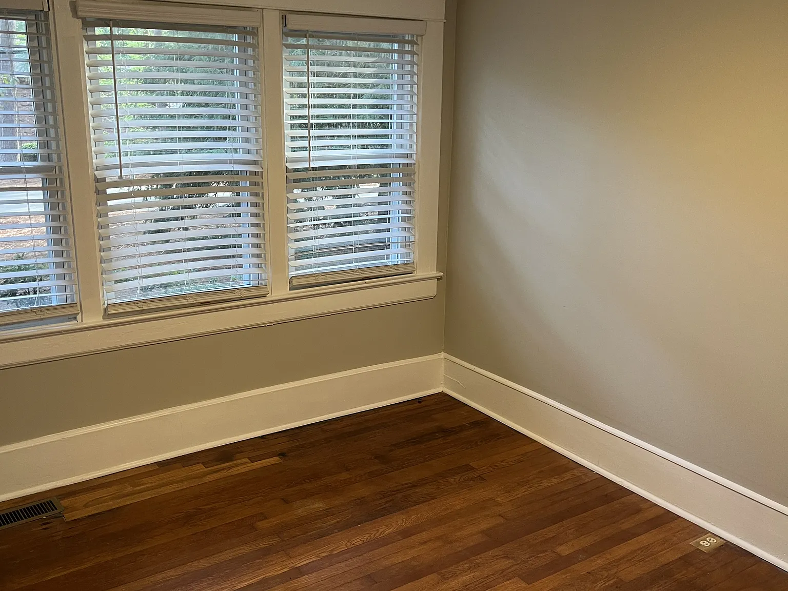 Greyridge Apartments - 350 — Photo 4
