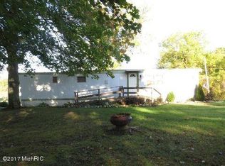 5534 Parkway Rd, Eau Claire, MI 49111