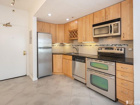 4th image of 201 Harrison St APT 425