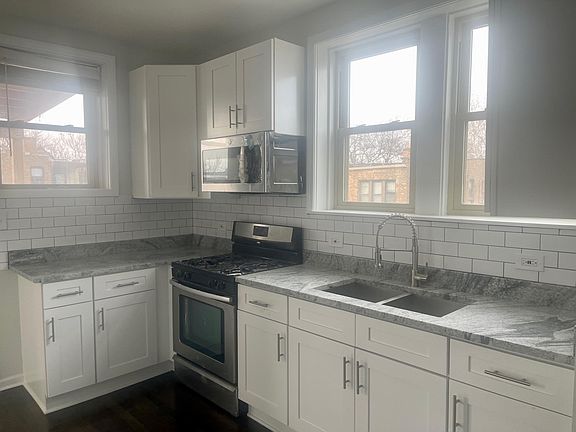 5th image of 6444 N Oakley Ave #3