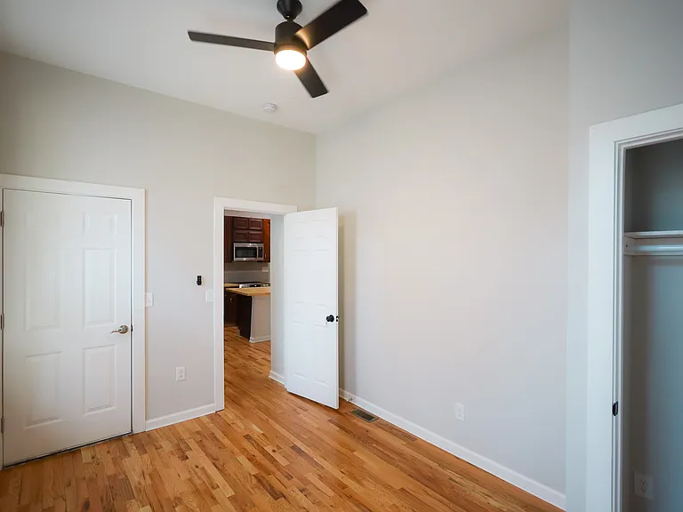 652 Delhi Ave — Photo 5
