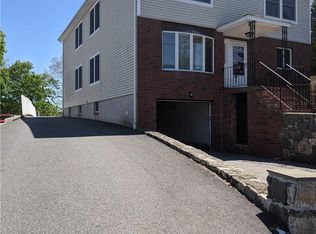 63 Valley Rd, Cos Cob, CT 06807