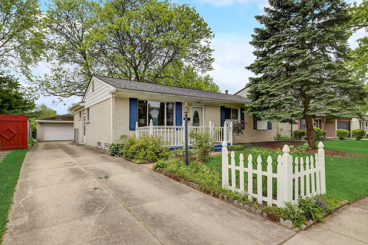38647 Milton St photo 1