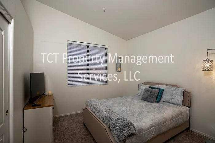 9729 E Celtic Dr — Photo 10