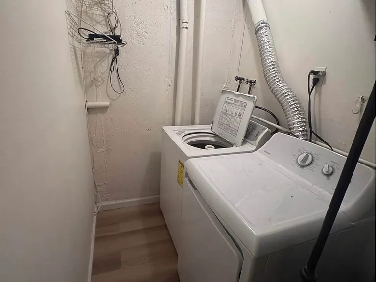 160 Katan Ave #2 — Photo 10