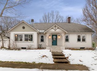 203 Maple Ter, Spring Lake, MI 49456