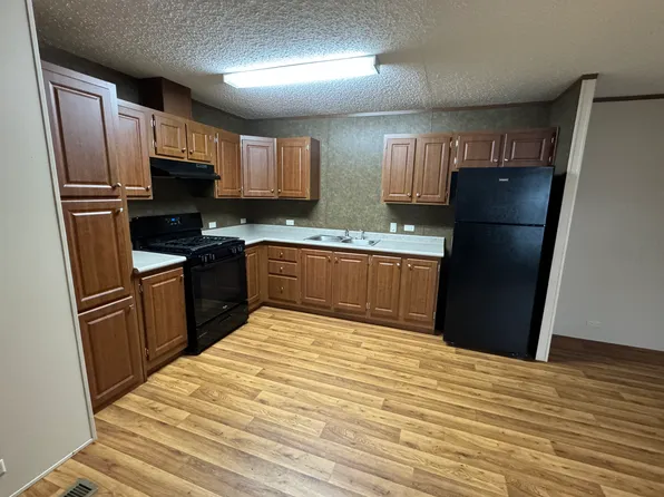 248 Spruce Ave, Highland, MI