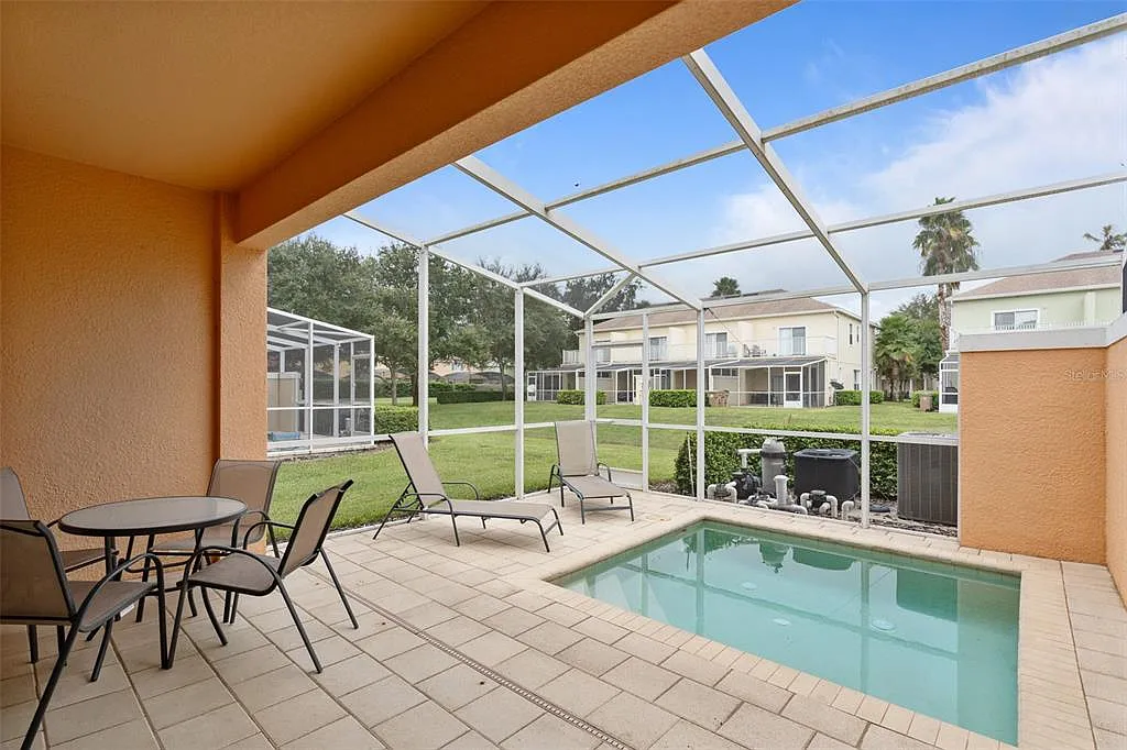 3 bed, 3.0 bath, 1512 sqft, $2,400 — Photo 3