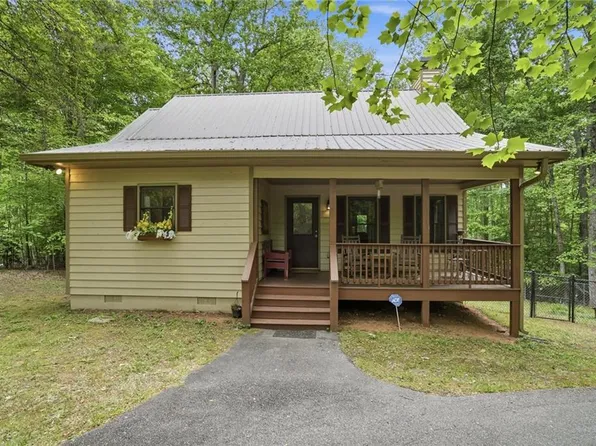1060 Rocktree Rd, Dahlonega, GA 30533
