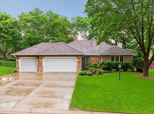 2180 Stanich St, Saint Paul, MN 55109