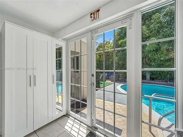 712 SW 7th Ter — Photo 18