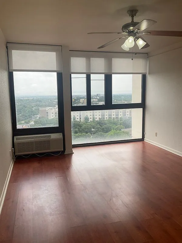 1 bed, 1.0 bath, 796 sqft, $1,150 — Photo 2