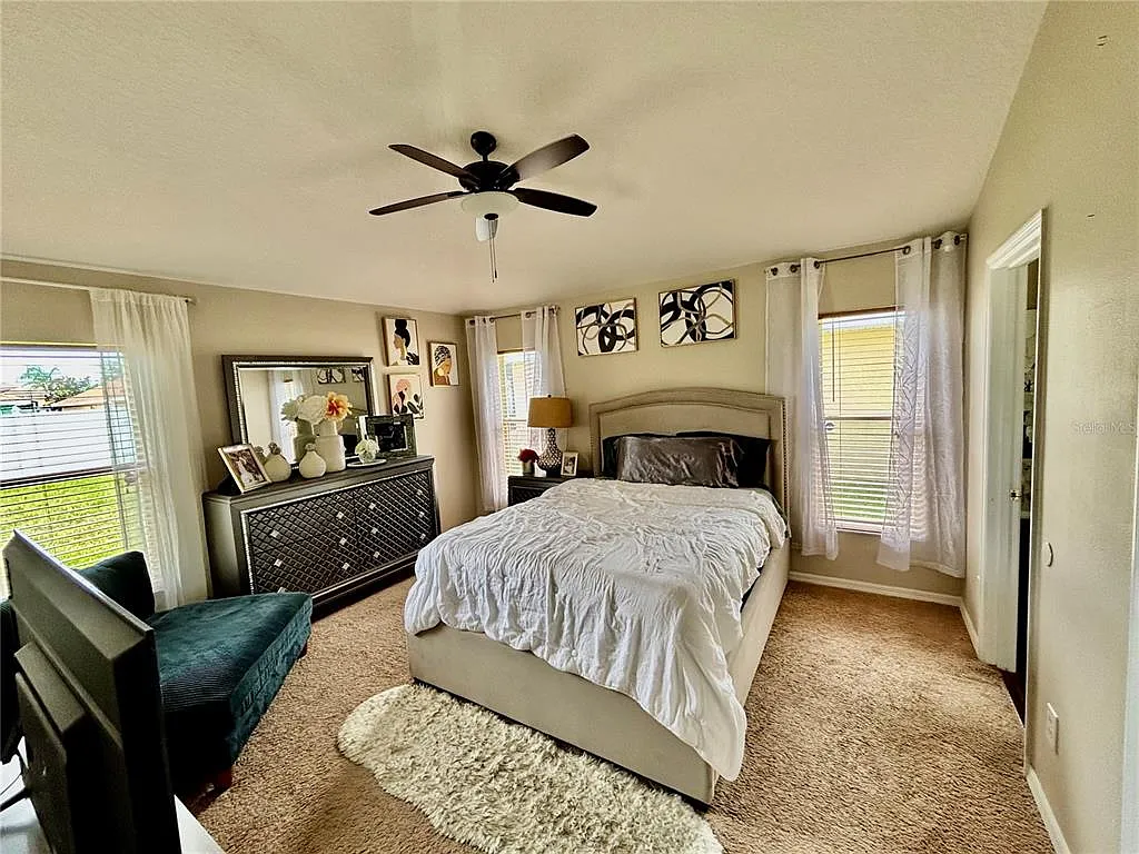 3 bed, 2.0 bath, 1795 sqft, $2,600 — Photo 4