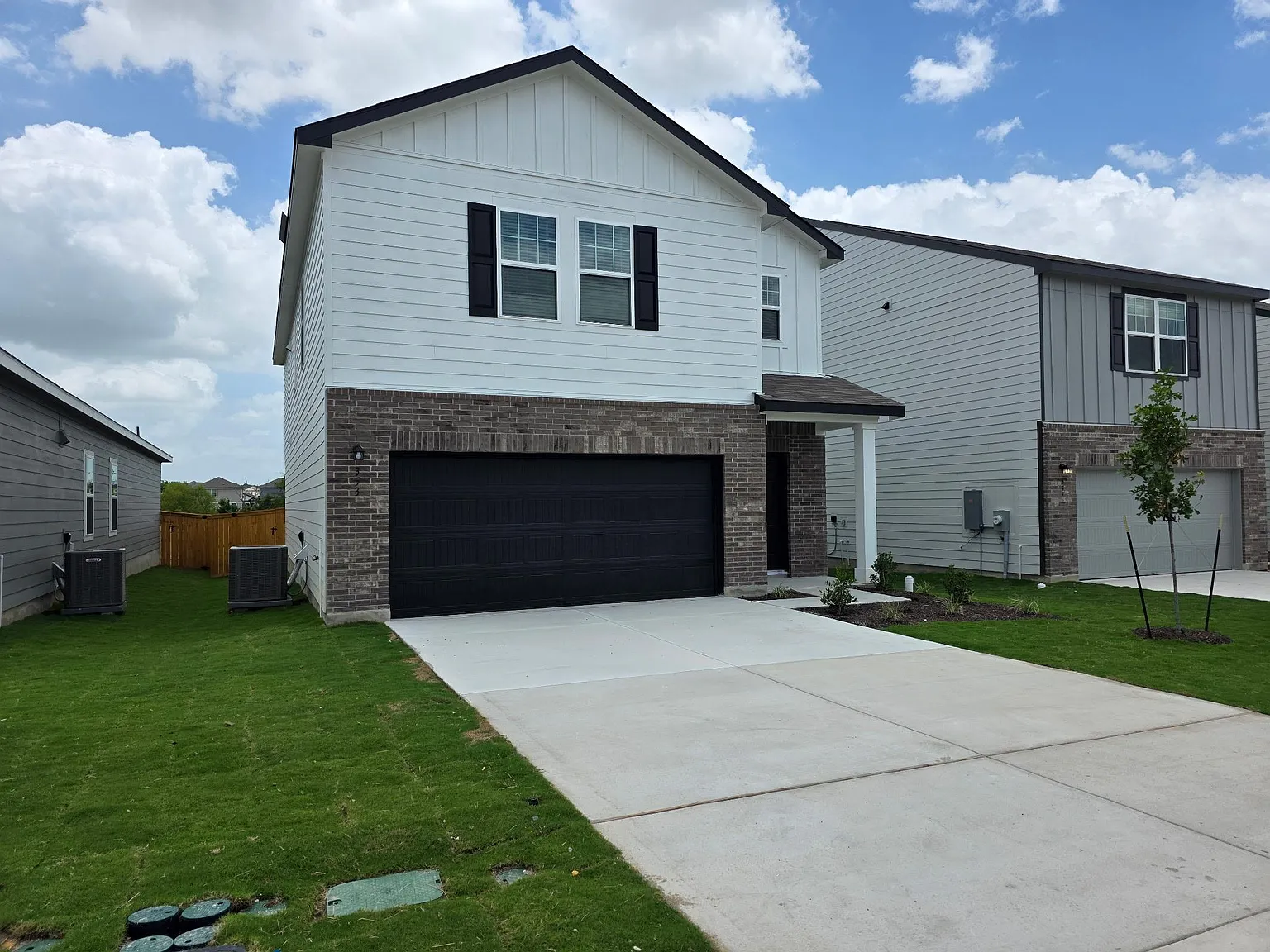 5 bed, 3.0 bath, 2609 sqft, $2,250 — Photo 1