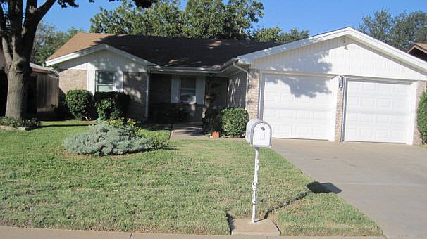 1st image of 2805 Tanglewood Ln