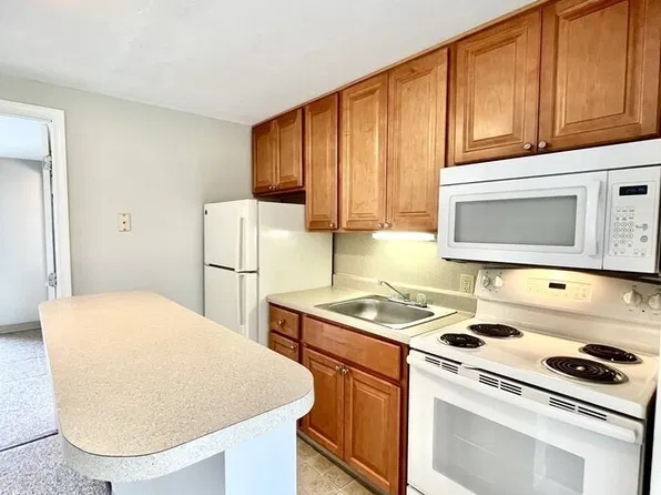688 Atlantic Ave APT 2, Red Lion, PA 17356