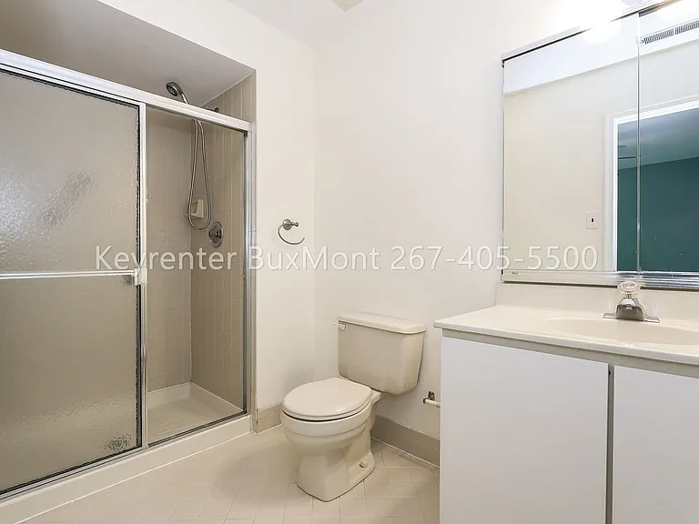 601B Rose Hollow Dr #B — Photo 7