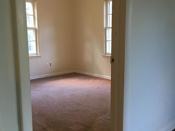 3rd image of 209 Ray St