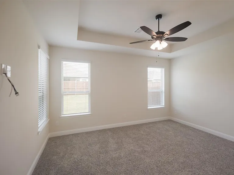 2504 Tilden Ln — Photo 16