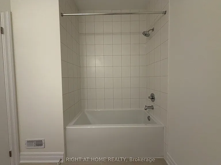 2127 Binbrook Dr — Photo 40