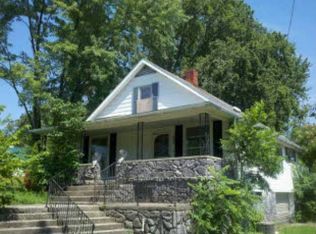 302 Shipley St, Carmi, IL 62821